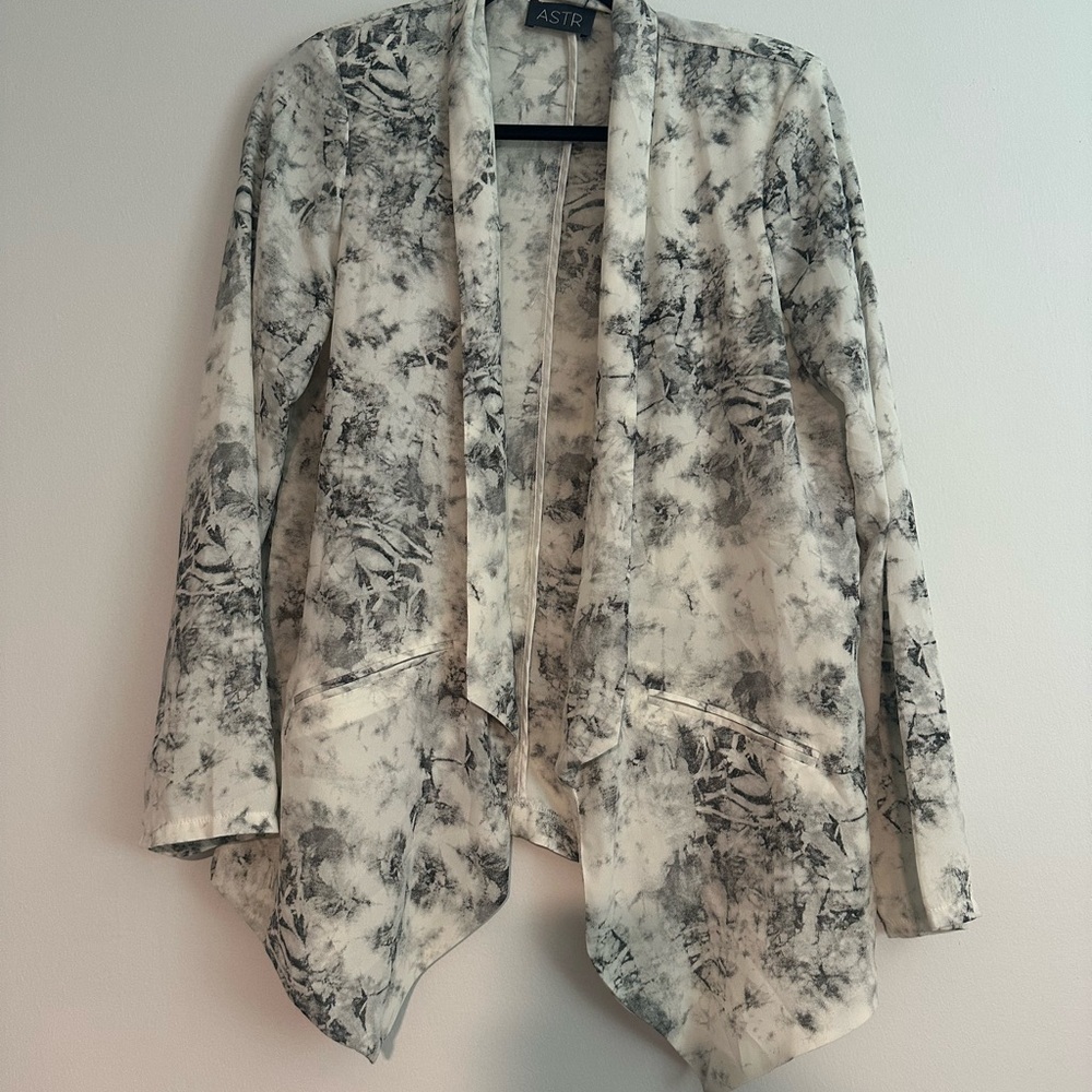 ASTR Monochrome Floral Jacket